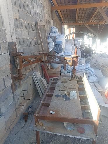 регулируемый стол для компьютера: Камнерезный/шлифовальный узел с поворотной консолью на столе - — 3