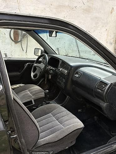 10w40 масло: Volkswagen Golf: 1993 г., 1.6 л, Механика, Бензин, Хэтчбэк — 5