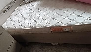 матрас для кровати: 2Кровати с МатрасомONYX размером 90/200 Поверхность матраса имеет — 1