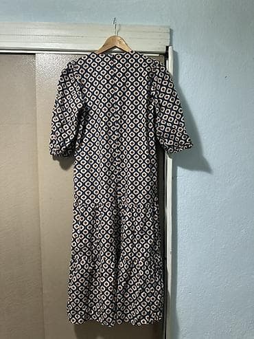 Платье миди с принтом - Свободный А-силуэт с ярусной (многоярусной) — 5