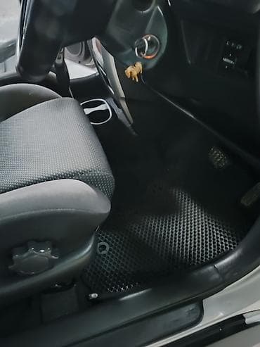 r16 225 55: Toyota Ist: 2004 г., 1.3 л, Автомат, Бензин — 6