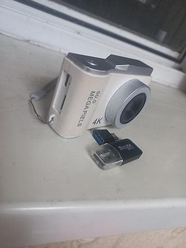 Компактная цифровая камера с картридером microSD для детей и