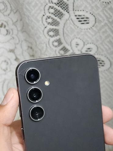 s 5 5: Samsung Galaxy S23 FE, Б/у, 256 ГБ, цвет - Черный, 2 SIM — 3