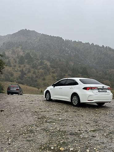 sonata lf: Toyota Corolla: 2019 г., 1.8 л, Автомат, Гибрид, Седан — 2
