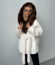 ниже: Эко шуба Модель - летучая мышь Эко норка Воротник- эко соболь Ни — 1