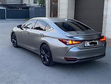 Lexus: Lexus ES: 2022 г., 2.5 л, Вариатор, Гибрид, Седан — 2