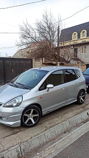 Honda Jazz: 2003 г., 1.3 л, Вариатор, Бензин, Хетчбек lalafo.kg да Honda Jazz: 2003 г., 1.3 л, Вариатор, Бензин, Хетчбек