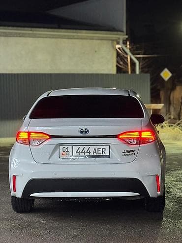 1 9дизел: Toyota Corolla: 2020 г., 1.8 л, Вариатор, Гибрид, Седан — 3