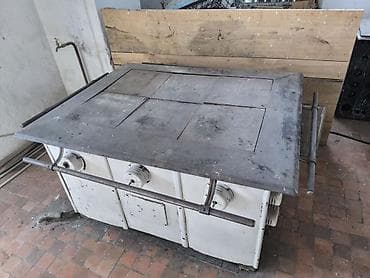 Тепловая плита (пищеварочный очаг) на твердом топливе