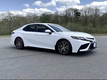 Toyota Camry: 2022 г., 2.5 л, Вариатор, Гибрид, Седан at lalafo.kg Toyota Camry: 2022 г., 2.5 л, Вариатор, Гибрид, Седан