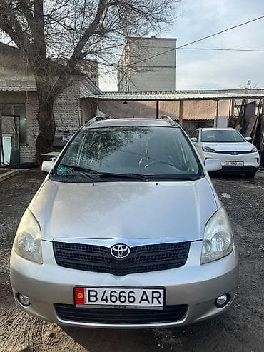 Toyota Corolla Verso: 2003 г., 1.6 л, Механика, Бензин, Минивэн