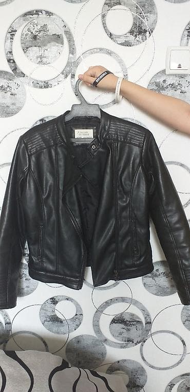 Продается куртка на девочку, утепленная в идеальном состоянии на