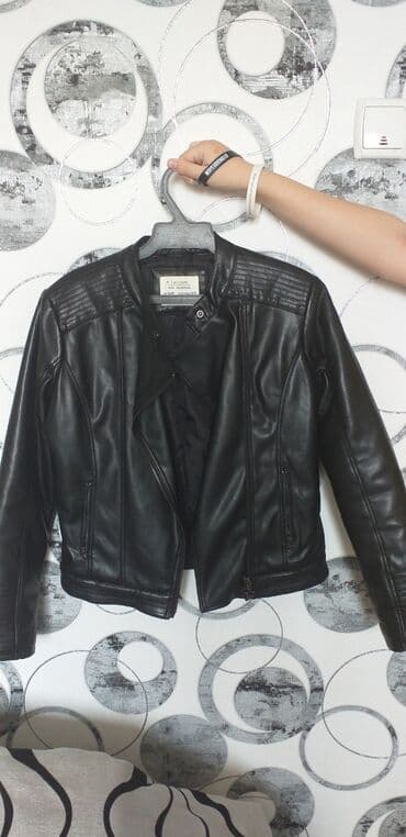 детская коляска с дождевиком: Продается куртка на девочку, утепленная в идеальном состоянии на — 1