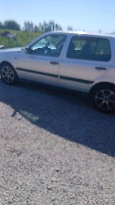 Унаа: Volkswagen Golf: 1996 г., 1.8 л, Кол менен иштөөчү, Бензин, Хетчбек — 3