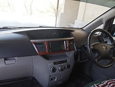 corolla spacio: Toyota Noah: 2003 г., 2 л, Автомат, Бензин, Минивэн — 6