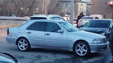 audi r8: Литые Диски R 17 AMG, Комплект, отверстий - 5, Б/у — 2