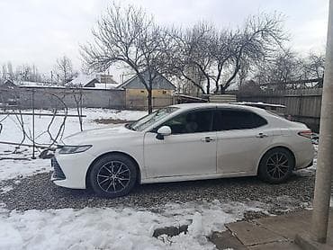 Toyota Camry: 2018 г., Вариатор, Гибрид, Седан at lalafo.kg Toyota Camry: 2018 г., Вариатор, Гибрид, Седан