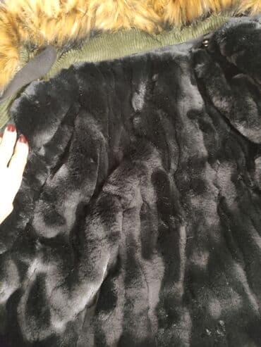 куртка подростковая зимняя: Новаястильная куртка на девочку. 6-8лет.Можно носить зимойподклад — 4