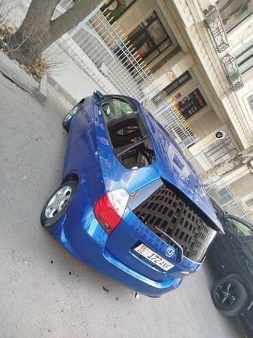 авто с последующим выкупом фит: Honda Fit: 2005 г., 1.3 л, Вариатор, Бензиновая, Хэтчбэк — 4