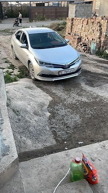 mazda cronos: Toyota Corolla: 2019 г., 1.8 л, Вариатор, Гибрид, Седан — 1