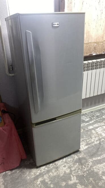 Продаю холодильник Отлично работают Фреон новый заправлен 10
