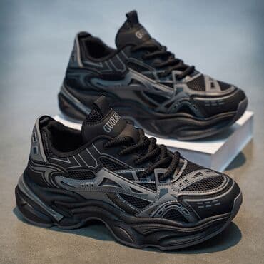 качественные домашние тапочки: Кроссовки с массивной подошвой и футуристичным дизайном - Модели в — 1