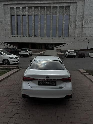 tayota yris: Toyota Avalon: 2019 г., 2.5 л, Гибрид, Седан — 3