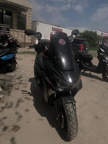 электроный мопед: Макси-скутер 150 куб. см, Бензин, Б/у — 5