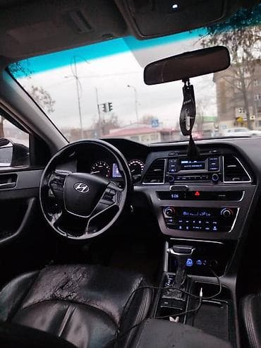 машина цлс: Hyundai Sonata: 2016 г., 2 л, Автомат, Газ, Седан — 8