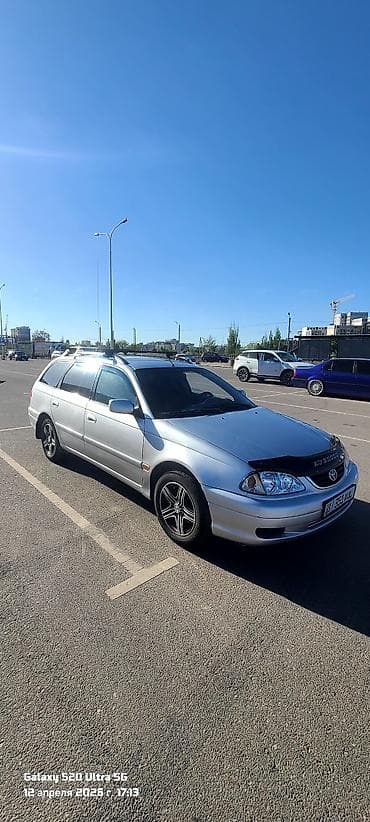 Toyota Avensis: 2001 г., 1.8 л, Механика, Бензин, Универсал