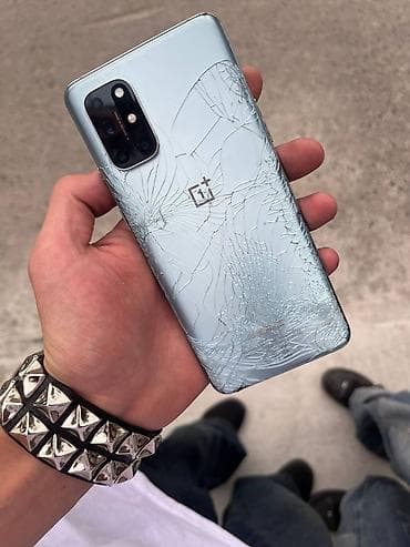 redmi 12 note: OnePlus 8T, Б/у, 8 ГБ, цвет - Зеленый, 2 SIM — 3