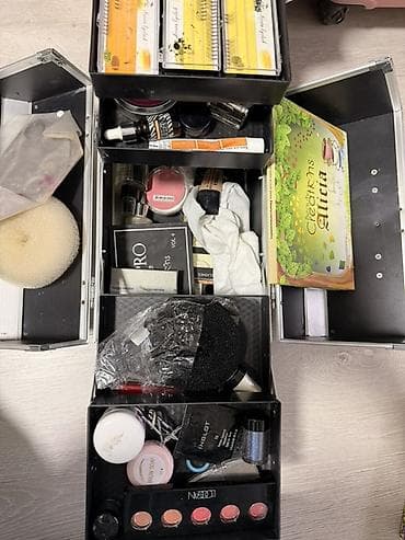 Профессиональный кейс-визажиста с наполнением - Раскладной at lalafo.kg Профессиональный кейс-визажиста с наполнением - Раскладной