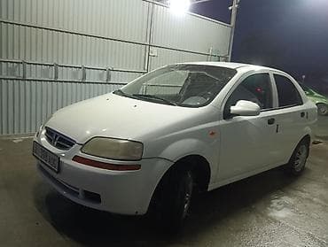 nissan maxima: Daewoo Kalos: 2002 г., 1.5 л, Механика, Бензин, Седан — 10