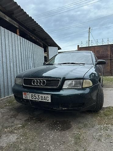 Audi A4: 1995 г., 1.8 л, Механика, Бензин, Седан
