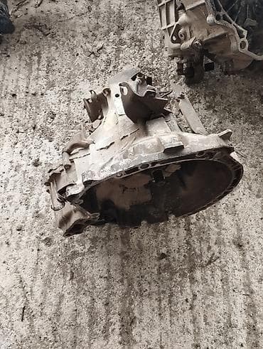 бу ямаха: Коробка передач Механика Daihatsu 2002 г., Б/у, Оригинал, ОАЭ — 2