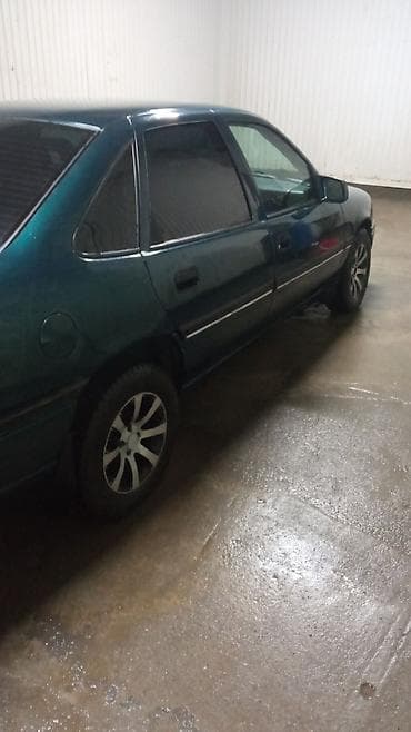 195 70 16 с: Opel Vectra: 1995 г., Хэтчбэк — 4