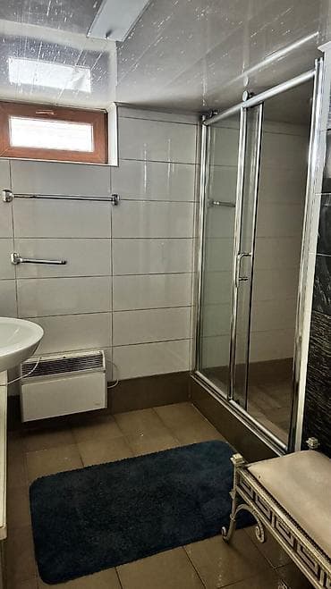 исанов: 150 м², 4 бөлмө, Брондолгон эшиктер, Евроремонт, Забор, тосулган — 5