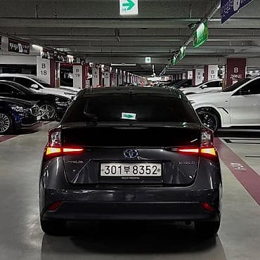 Транспорт: Toyota Prius: 2019 г., 1.8 л, Вариатор, Гибрид, Лифтбек — 6