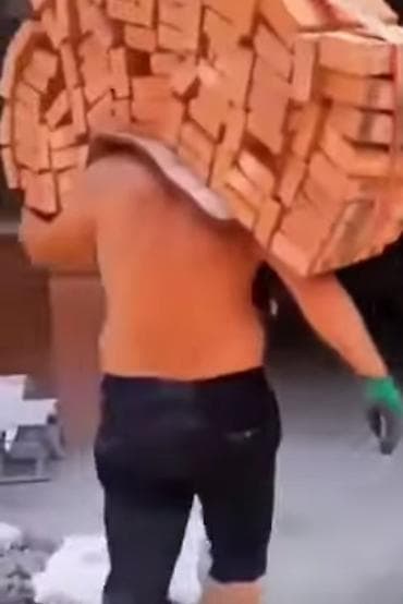 швейа надомница: Требуется разнорабочий мецяс 30000с. +. проживание + питание. - — 3