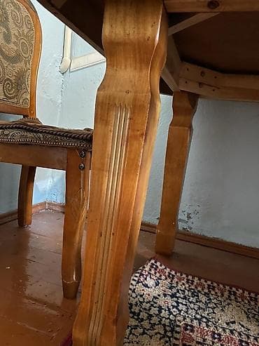 chair table: 30000 сом Продаётся стол со стульями Продаётся стол раздвижной 2м на — 4