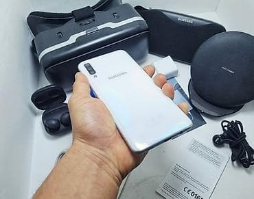 headphone: Samsung Galaxy A70, Б/у, 256 ГБ, цвет - Белый, 1 SIM, 2 SIM, eSIM — 2