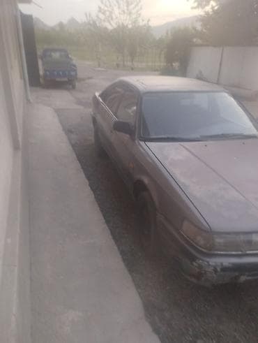 scooter maxi: Mazda 626: 1991 г., Бензин, Седан — 3