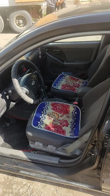 lexus is 200: Hyundai Elantra: 2004 г., 1.6 л, Ручные, Бензин, Седан — 7