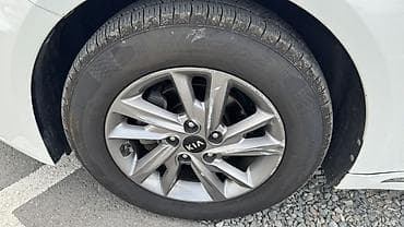 автомашина geely: Kia K5: 2019 г., 2 л, Автомат, Газ, Седан — 9