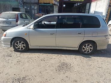 лант крузер: Toyota Gaia: 2001 г., 2 л, Автомат, Бензин, Минивэн — 4