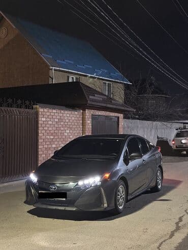 highlander 2012: Toyota Prius: 2018 г., 1.8 л, Вариатор, Гибрид, Седан — 3