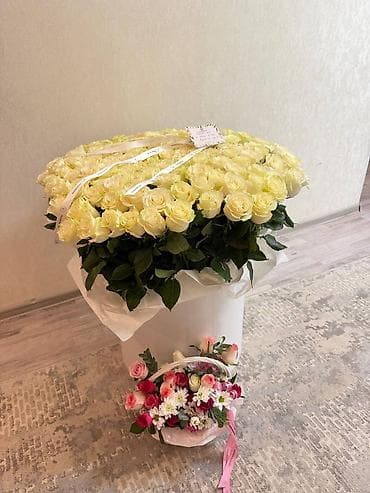 корзина для хлеба: Есть уступка. ГолландскиеРозы в шляпной коробке + — 3