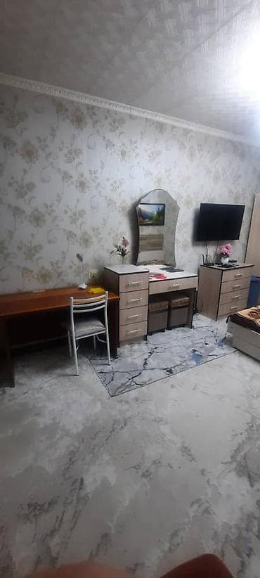 Комнаты: Сдается комната в 4-х комнатной квартире:12000KGS,девушкам или парам — 1