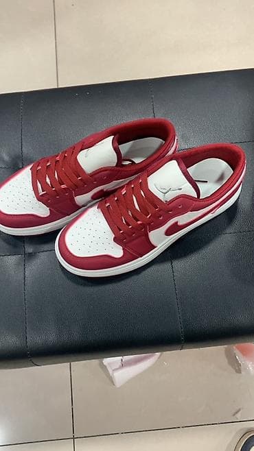 ветровка nike: Мужские кроссовки, 38, Jordan, Новый, цвет - Красный — 1