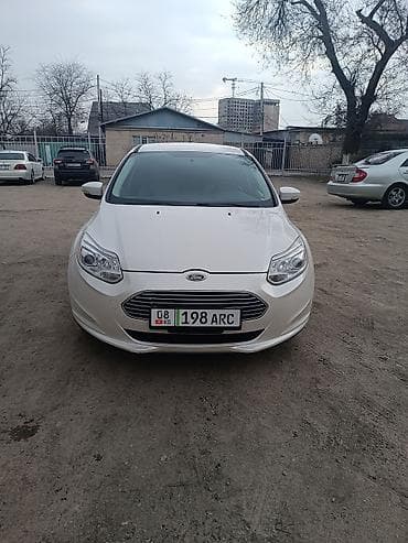 ford kuga: Ford Focus: 2013 г., Робот, Электромобиль, Хэтчбэк — 1